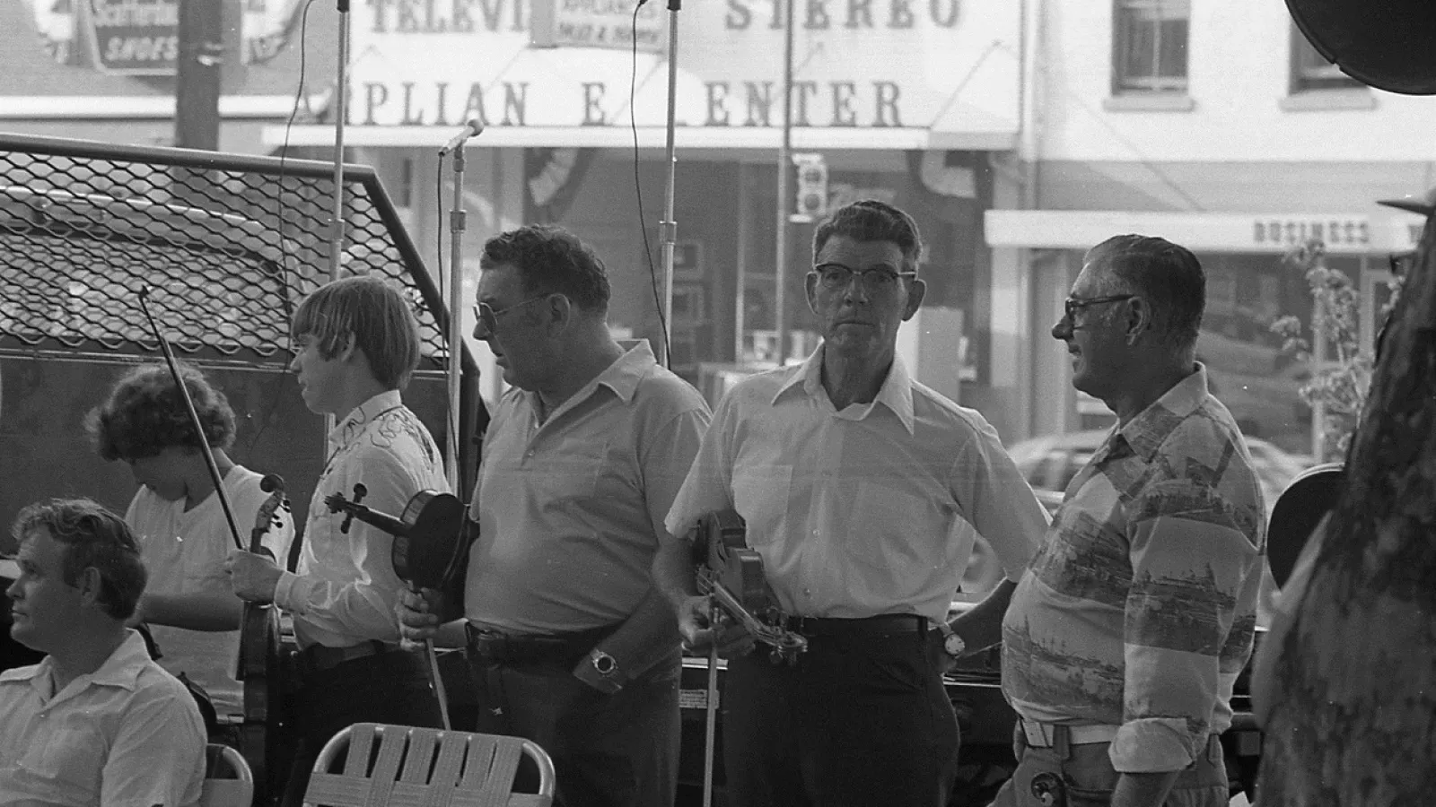 Musicians backstage during a contest, 1977.